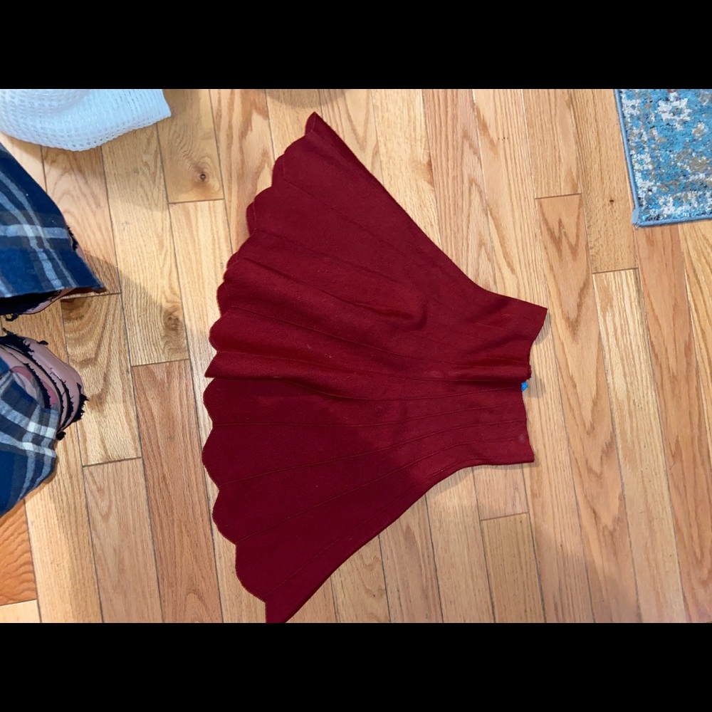 Scalloped flowy high waisted red skirt from franchescas